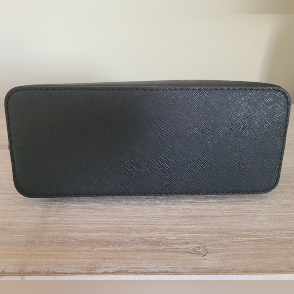 🖤MICHAEL KORS Chain-Link Saffiano Leather Dome Black Crossbody Bag - Picture 8 of 14